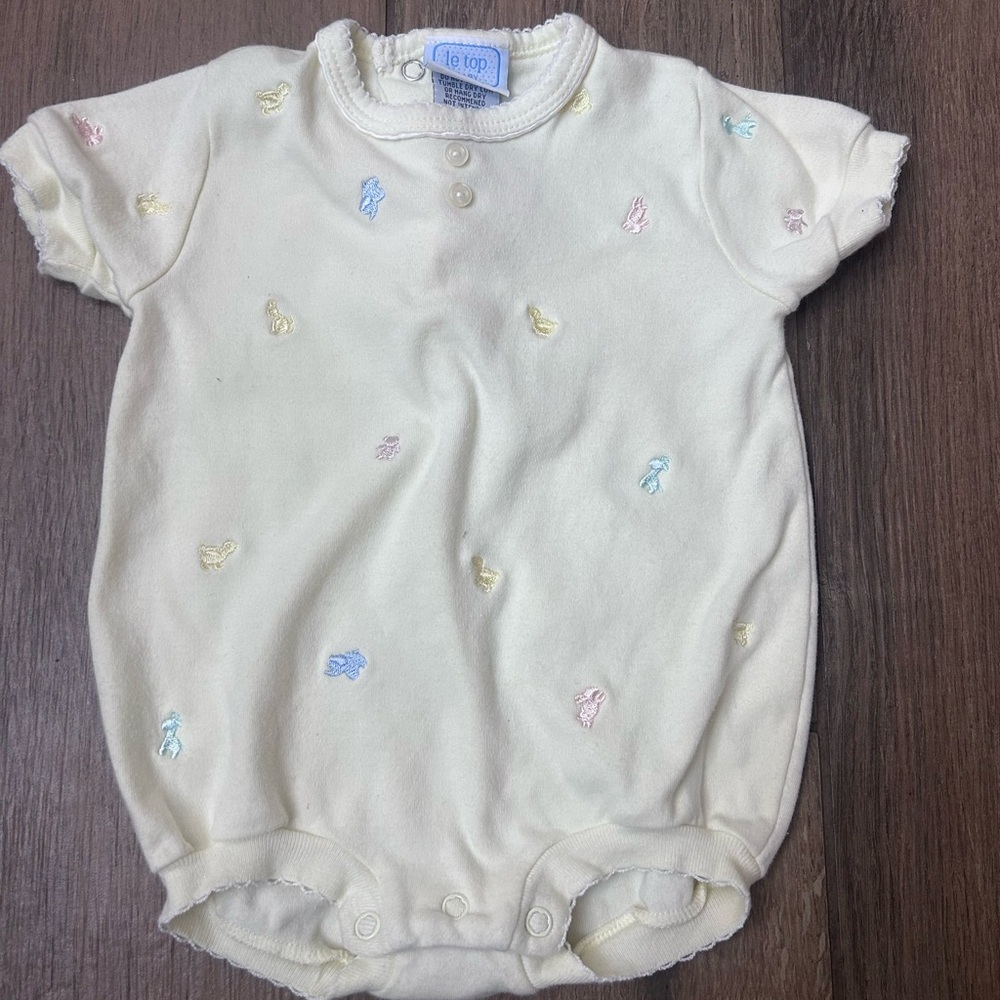 Le Top Baby Girl 3 Month All In One Yellow With Bunnies Short Sleeve